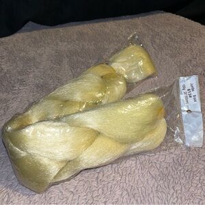 4 / 40$ Elegant Cream Decorative Fiber